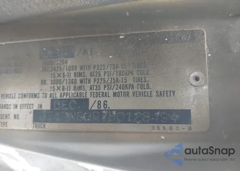 1987 Toyota Pickup Rn63 Std z USA, uszkodzony, nr VIN JT4RN63R7H0128494